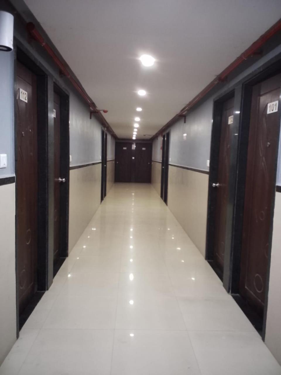 Infinity Rooms & Banquet سورات المظهر الخارجي الصورة