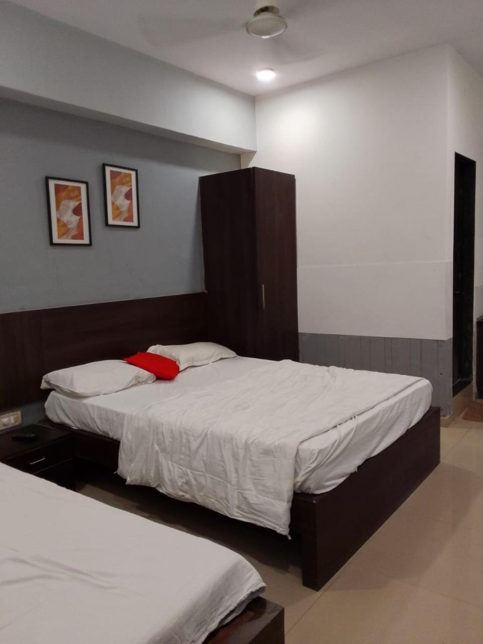 Infinity Rooms & Banquet سورات المظهر الخارجي الصورة