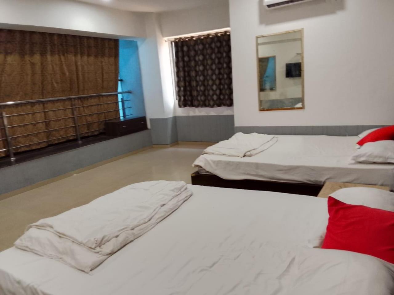 Infinity Rooms & Banquet سورات المظهر الخارجي الصورة